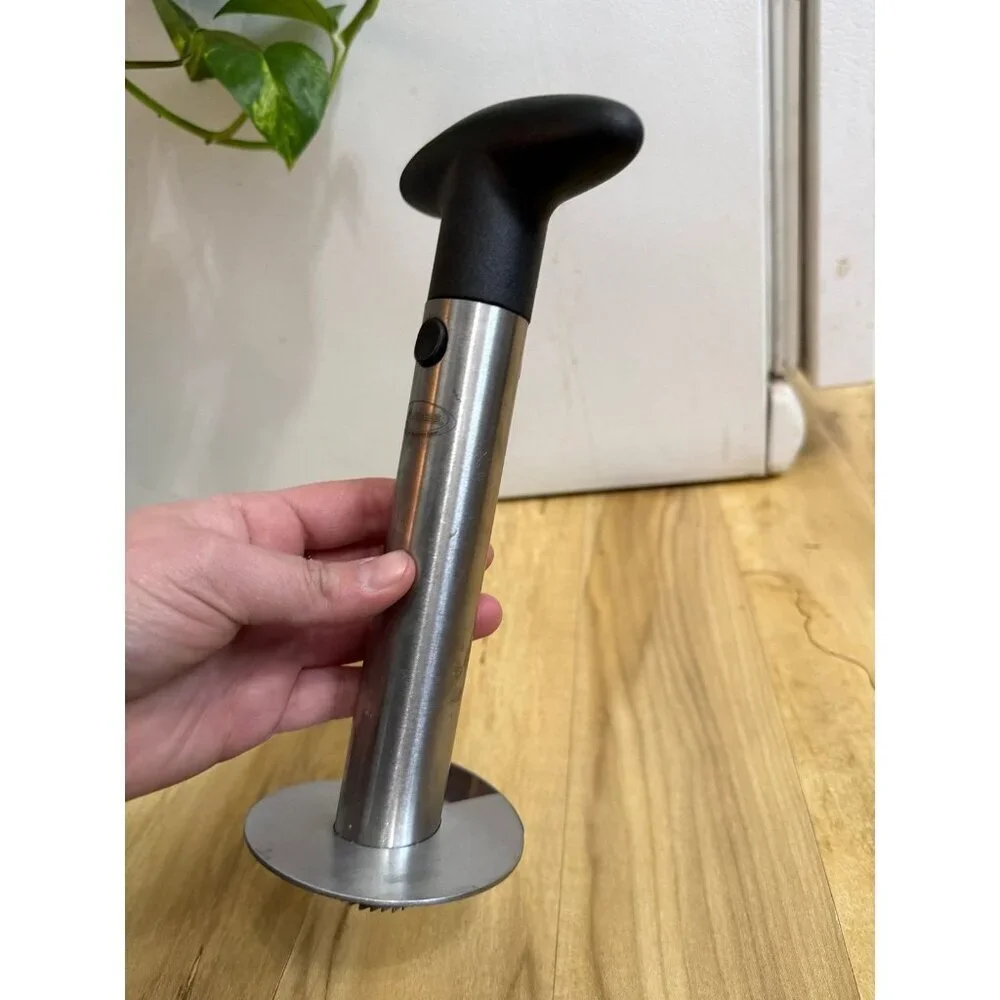 Pineapple corer